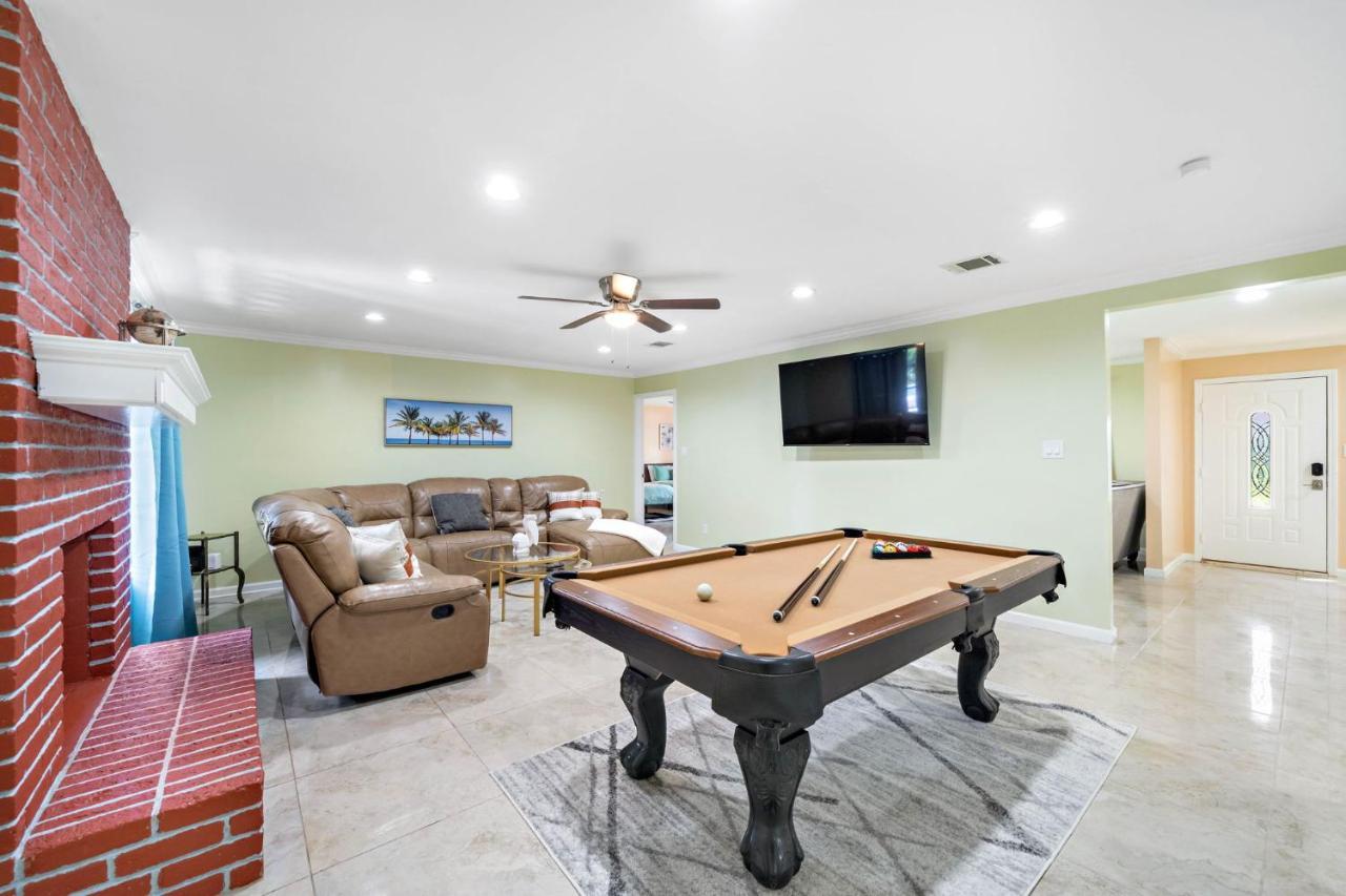 Pool Oasis Games Wifi Bbq Yard Sleep 16 Villa Хюстън Екстериор снимка